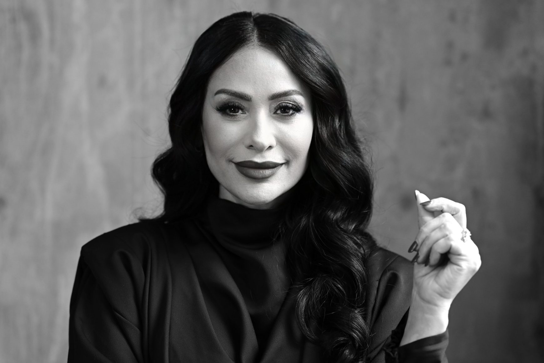 Portrait von High Level Business Mentorin Gönül Pehlivan mit der Anleitung zum Wachstums-Boost als High Level Leaderin