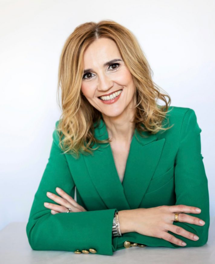 Portrait Samira Ceribasic, Business & Mindset Expertin für GründerInnen erzählt über beruflichen Erfolg
